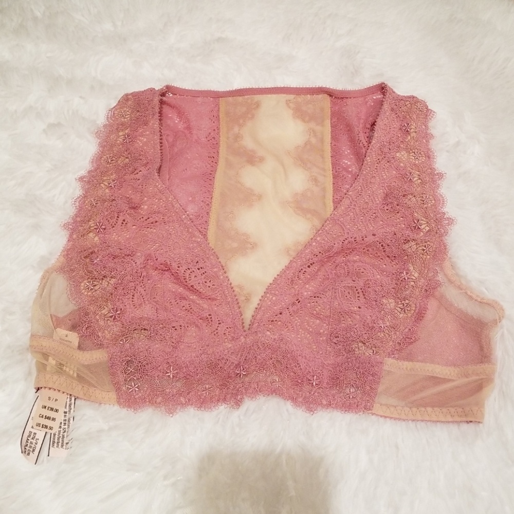 Victoria's Secret Chantilly Lace Sexy Deep V Slim